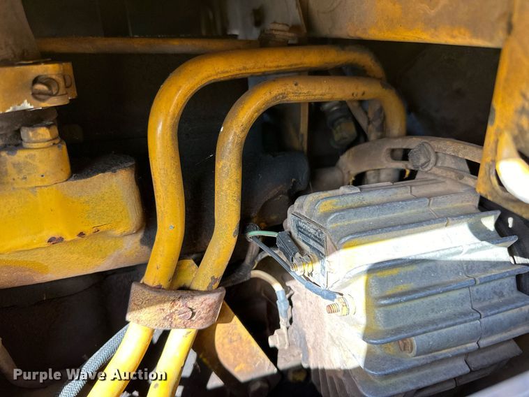 image for item EN2522 1973 John Deere 350B dozer