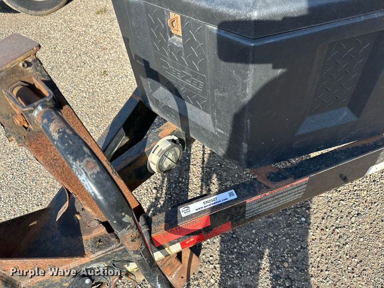 image for item EN2527 2015 DCT dump trailer