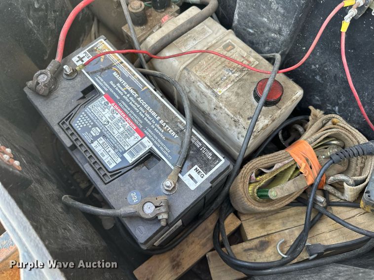 image for item EN2527 2015 DCT dump trailer