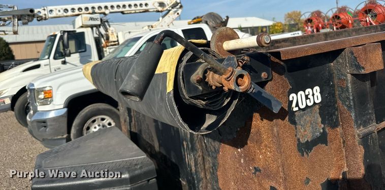 image for item EN2527 2015 DCT dump trailer