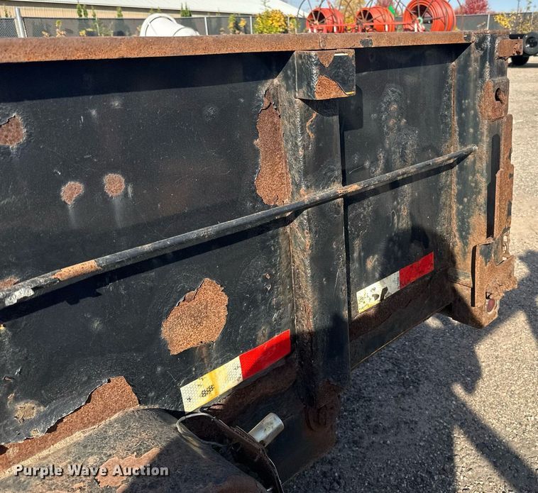 image for item EN2527 2015 DCT dump trailer