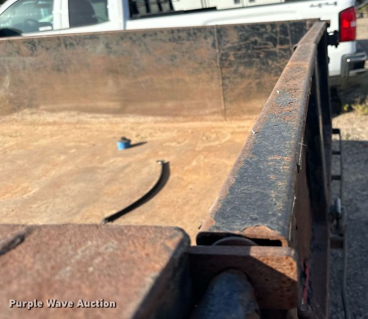 image for item EN2527 2015 DCT dump trailer