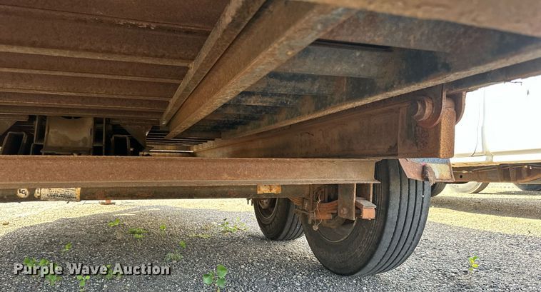 image for item EN2527 2015 DCT dump trailer