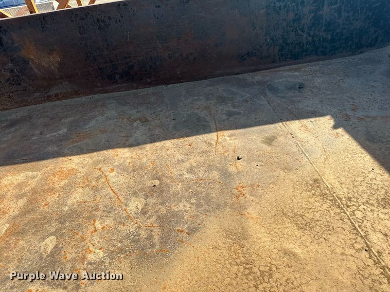 image for item EN2527 2015 DCT dump trailer