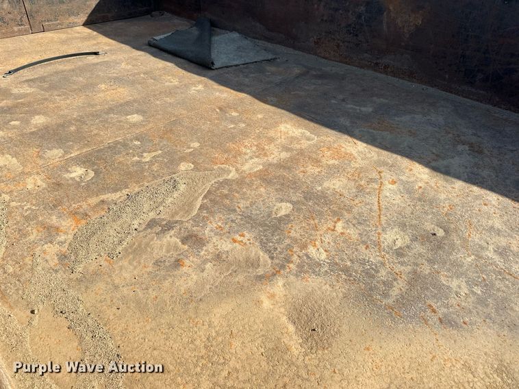 image for item EN2527 2015 DCT dump trailer