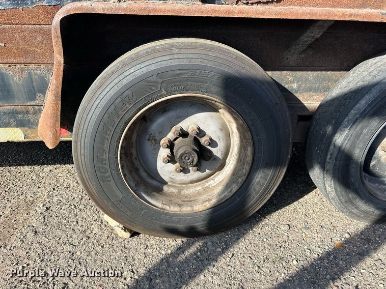 image for item EN2527 2015 DCT dump trailer