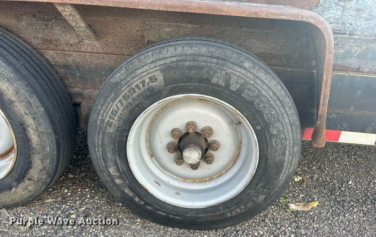 image for item EN2527 2015 DCT dump trailer