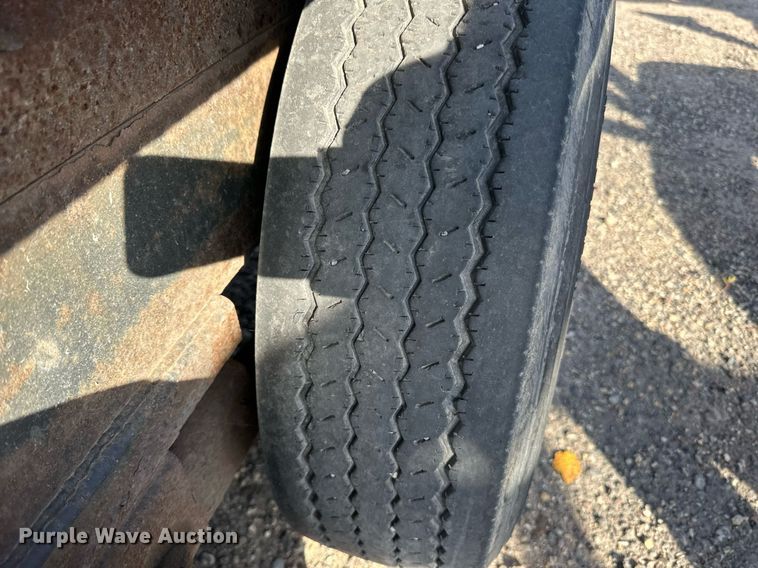 image for item EN2527 2015 DCT dump trailer