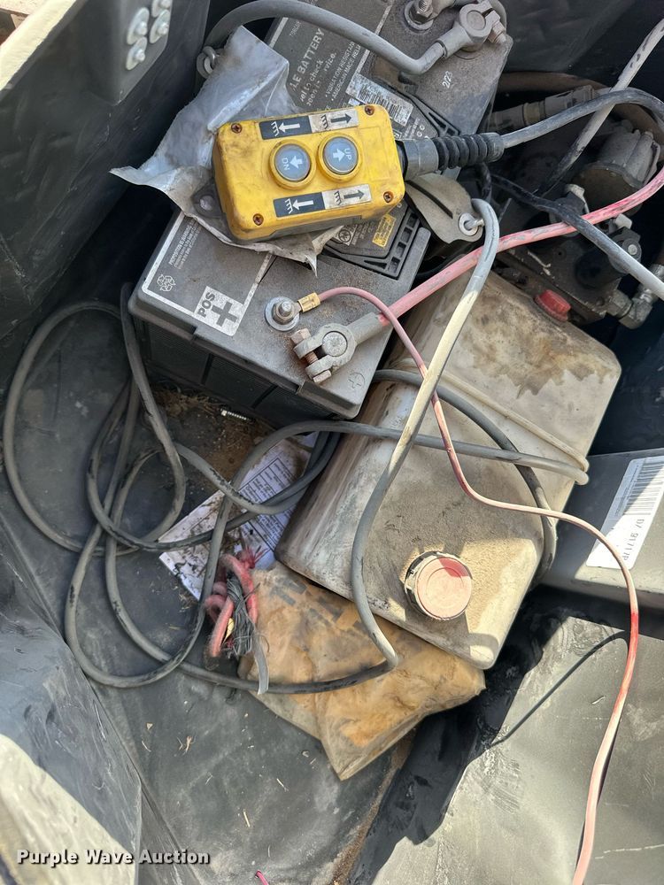 image for item EN2533 2016 DCT dump trailer