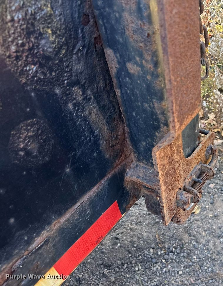 image for item EN2533 2016 DCT dump trailer