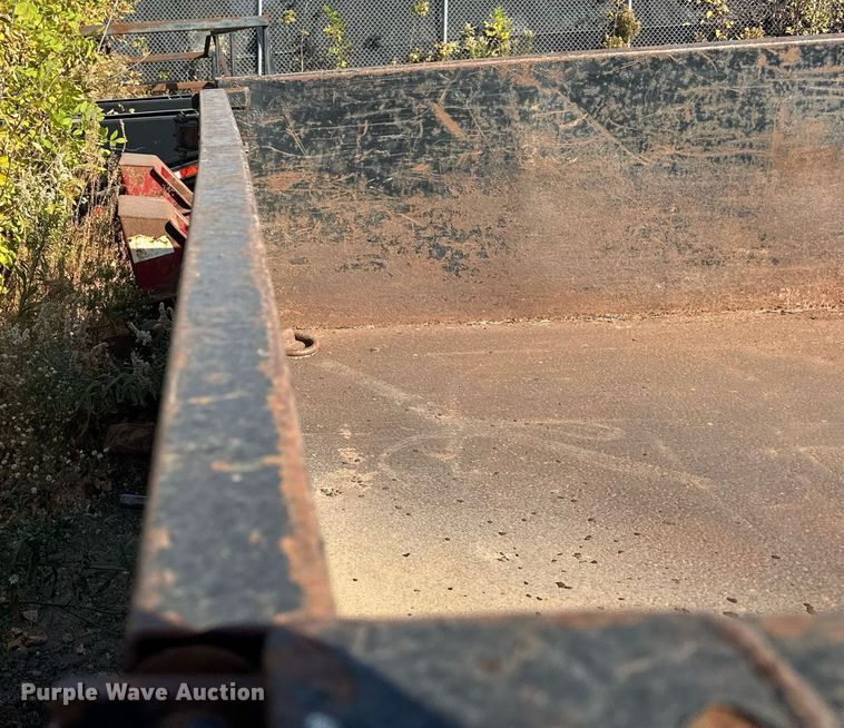 image for item EN2533 2016 DCT dump trailer