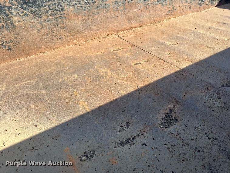 image for item EN2533 2016 DCT dump trailer