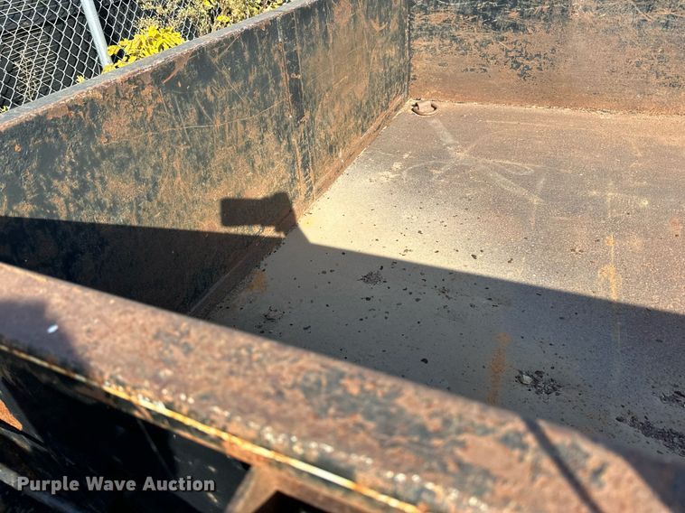 image for item EN2533 2016 DCT dump trailer