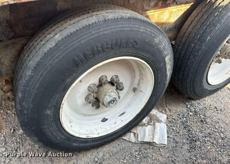 image for item EN2533 2016 DCT dump trailer