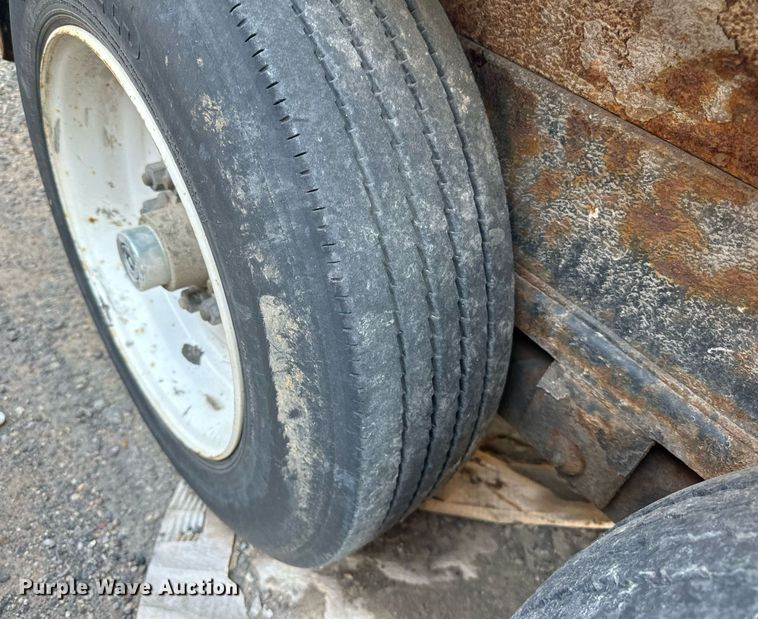 image for item EN2533 2016 DCT dump trailer