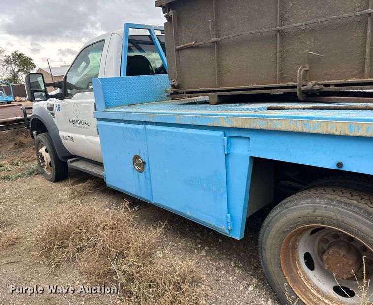 image for item EN2539 2008 Ford F550 Super Duty XL flatbed truck