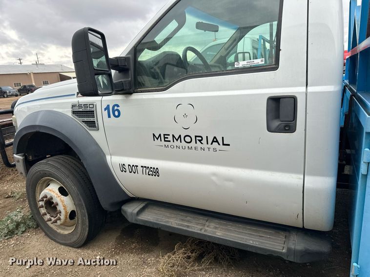 image for item EN2539 2008 Ford F550 Super Duty XL flatbed truck