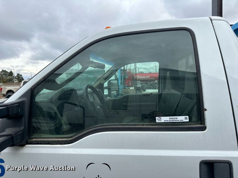 image for item EN2539 2008 Ford F550 Super Duty XL flatbed truck