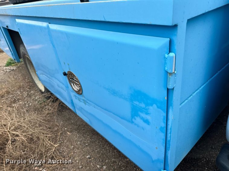 image for item EN2539 2008 Ford F550 Super Duty XL flatbed truck