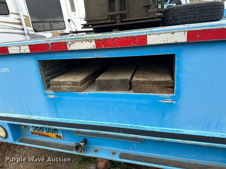 image for item EN2539 2008 Ford F550 Super Duty XL flatbed truck