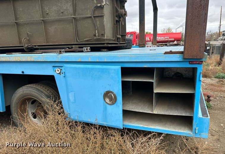 image for item EN2539 2008 Ford F550 Super Duty XL flatbed truck