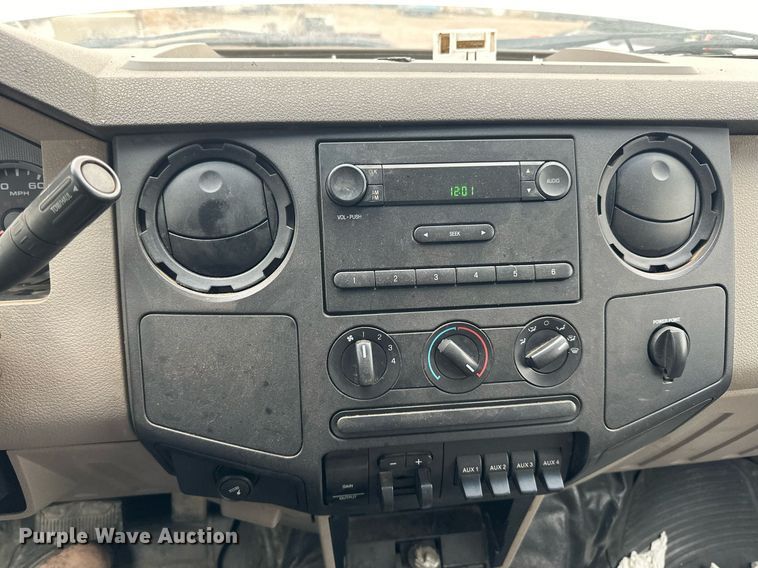 image for item EN2539 2008 Ford F550 Super Duty XL flatbed truck