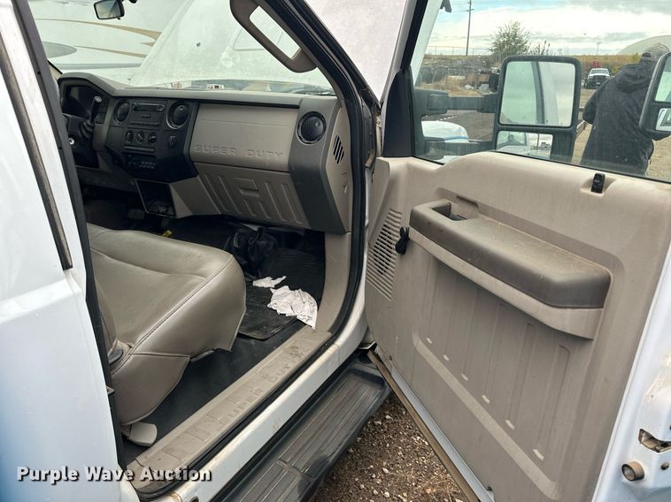 image for item EN2539 2008 Ford F550 Super Duty XL flatbed truck