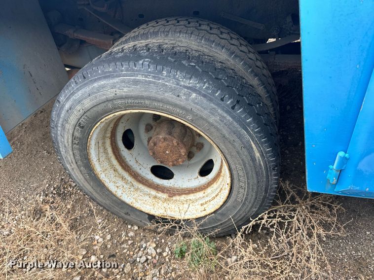 image for item EN2539 2008 Ford F550 Super Duty XL flatbed truck