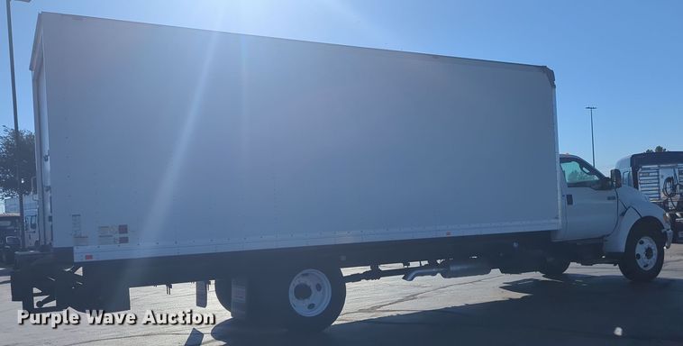image for item EQ2382 2015 Ford F650 box truck