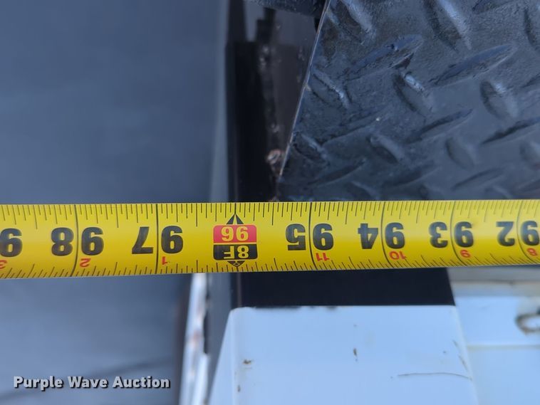 image for item EQ2382 2015 Ford F650 box truck