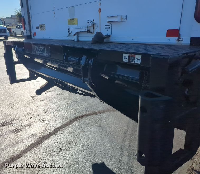 image for item EQ2382 2015 Ford F650 box truck