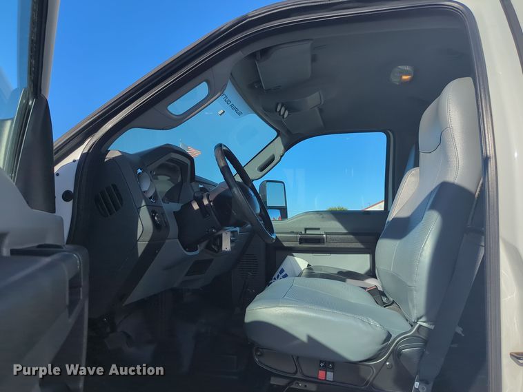 image for item EQ2382 2015 Ford F650 box truck