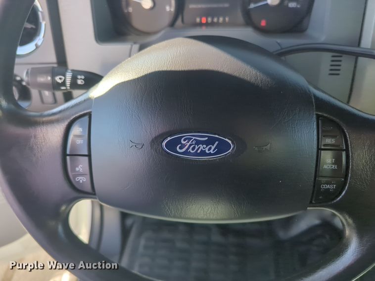 image for item EQ2382 2015 Ford F650 box truck