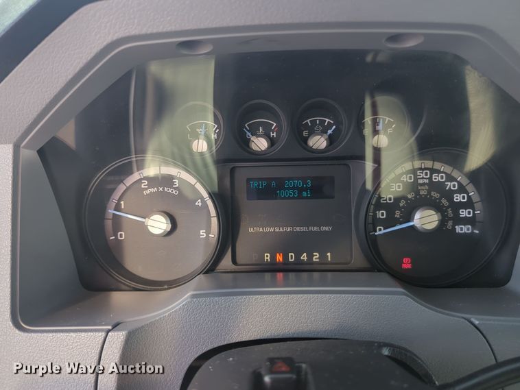 image for item EQ2382 2015 Ford F650 box truck