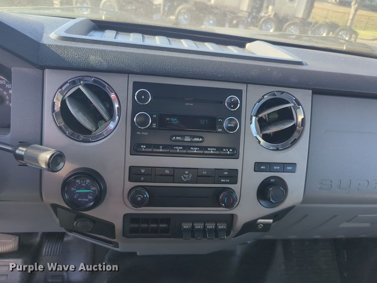 image for item EQ2382 2015 Ford F650 box truck