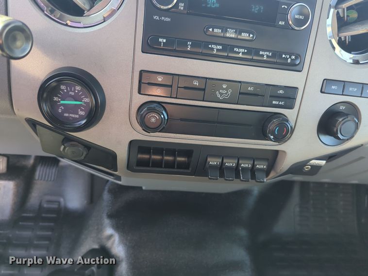 image for item EQ2382 2015 Ford F650 box truck