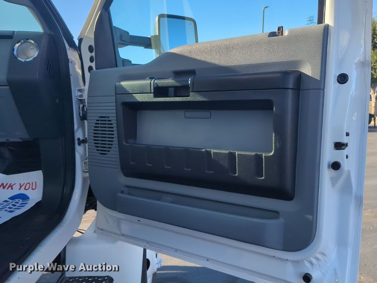 image for item EQ2382 2015 Ford F650 box truck