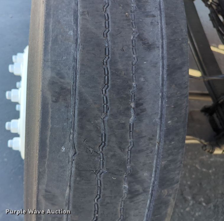 image for item EQ2382 2015 Ford F650 box truck