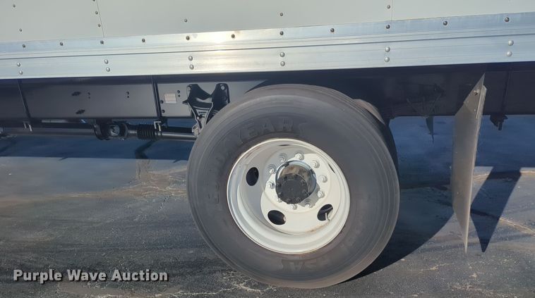 image for item EQ2382 2015 Ford F650 box truck