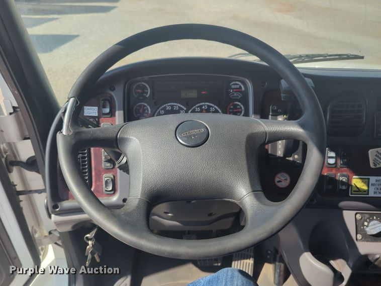 image for item EQ2388 2015 Freightliner Business Class M2 box truck