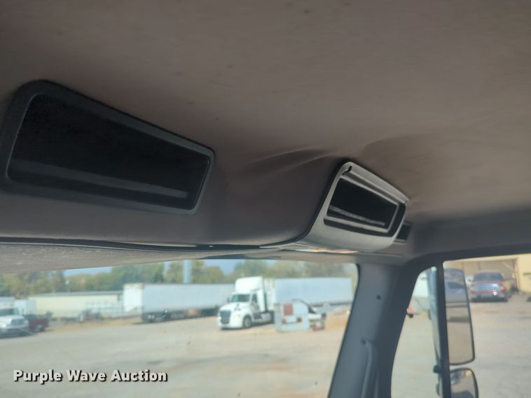 image for item EQ2388 2015 Freightliner Business Class M2 box truck