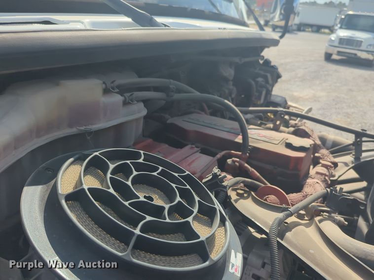 image for item EQ2388 2015 Freightliner Business Class M2 box truck