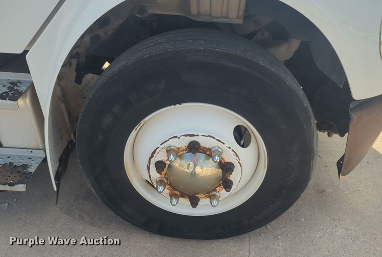 image for item EQ2388 2015 Freightliner Business Class M2 box truck