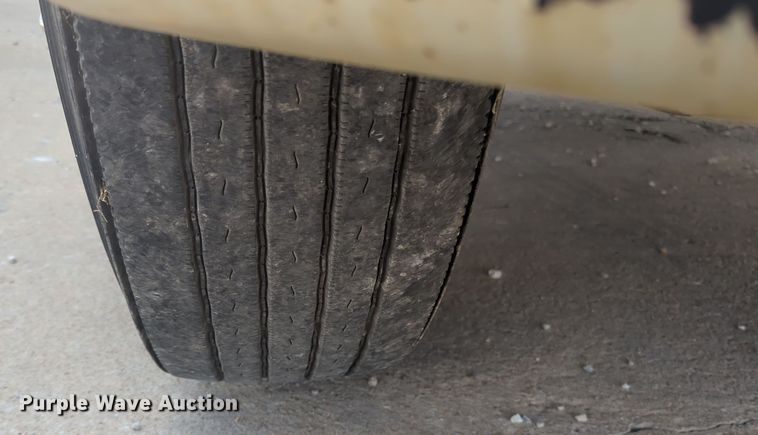 image for item EQ2388 2015 Freightliner Business Class M2 box truck