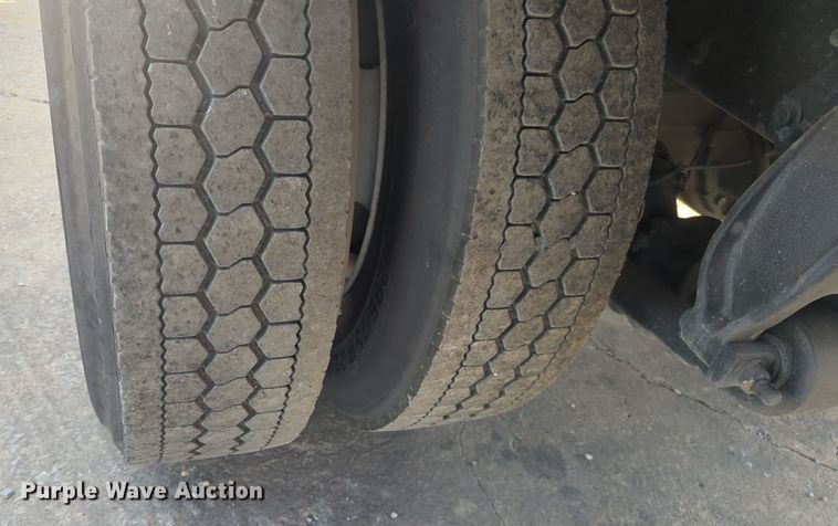 image for item EQ2388 2015 Freightliner Business Class M2 box truck