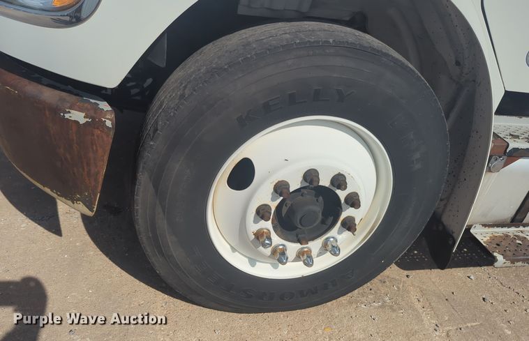 image for item EQ2388 2015 Freightliner Business Class M2 box truck