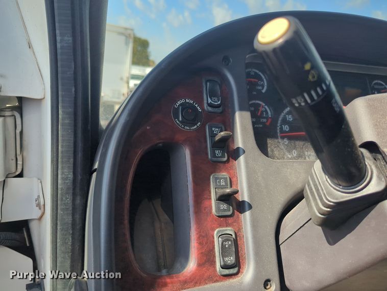 image for item EQ2389 2016 Freightliner Business Class M2 box truck