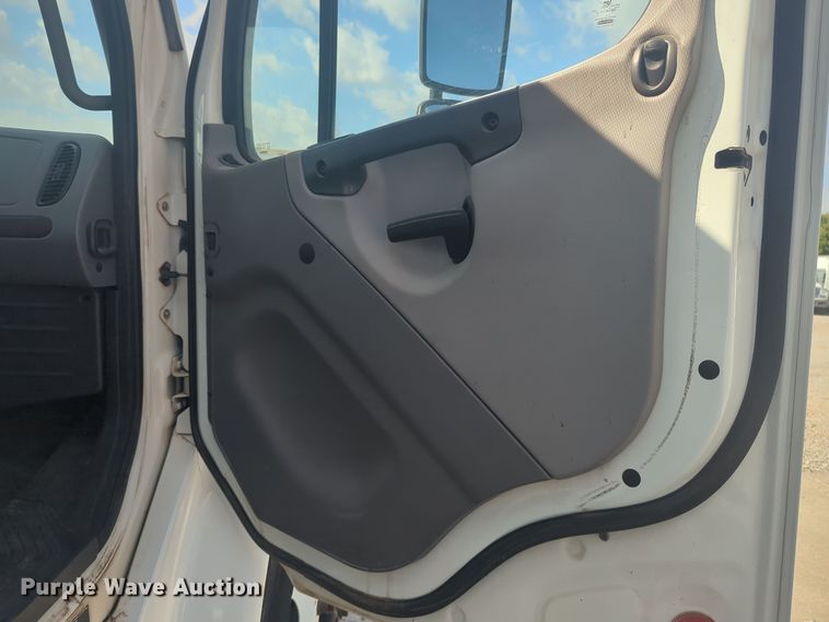 image for item EQ2389 2016 Freightliner Business Class M2 box truck