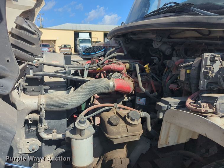 image for item EQ2389 2016 Freightliner Business Class M2 box truck