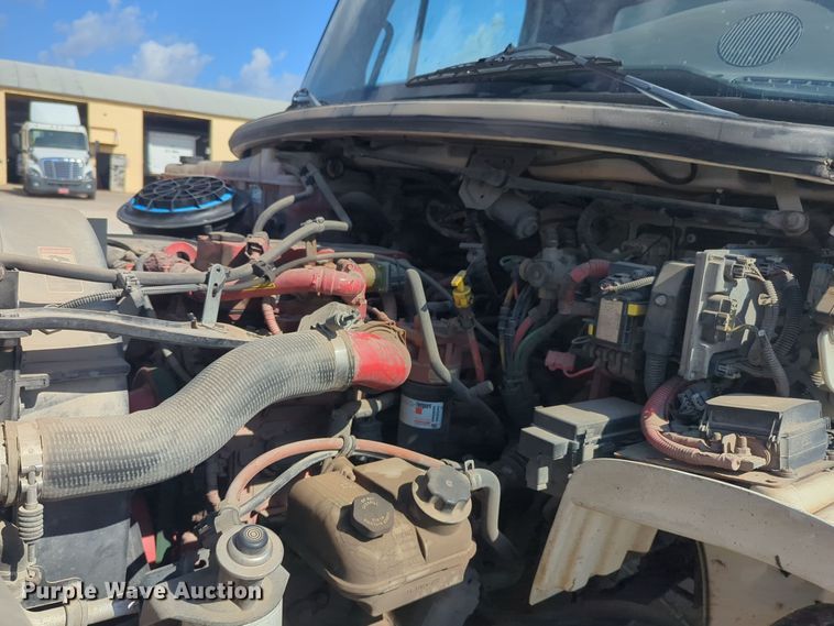 image for item EQ2389 2016 Freightliner Business Class M2 box truck